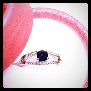 Beautiful Blue Sapphire in sterling silver Ring